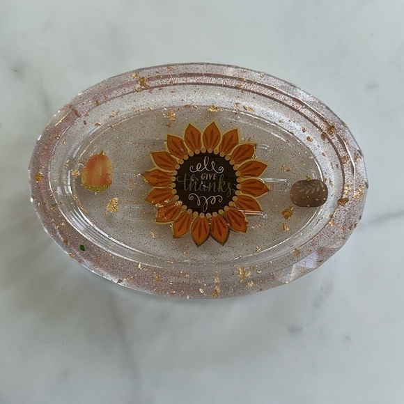 Handmade Give Thanks soap/trinket dish - Picture 1 of 4